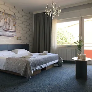 Guest house Ana ***